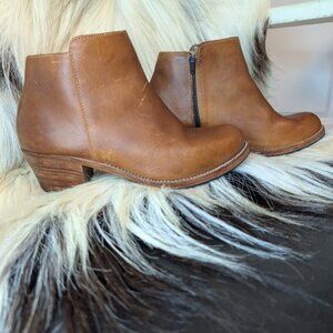 RARE Western Shortie Cowgirl Leather Booties | Size 8, Frye-Like Luxury